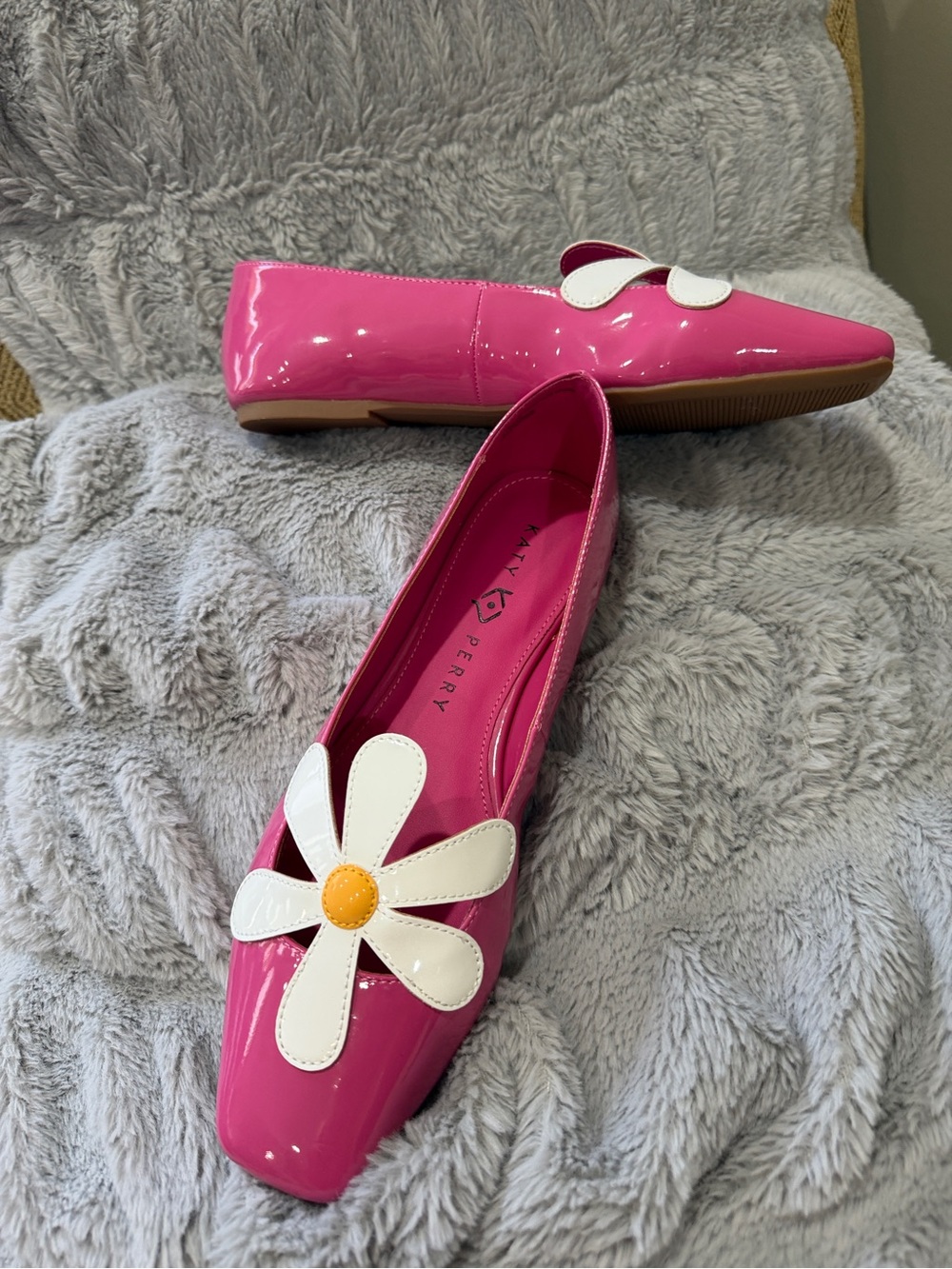 Katy Perry Daisy Flat New 9.5